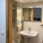 شقة Doppelzimmer Mit Neuem Bad Und Sportpool-nutzung Aussen, Naturpark, Garten Mit Rheinblick
