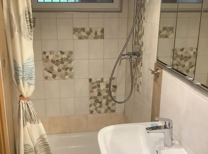 Doppelzimmer Mit Neuem Bad Und Sportpool-nutzung Aussen, Naturpark, Garten Mit Rheinblick Apartamento